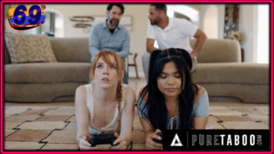 PURE TABOO พ่อชวนเพื่อนมานั่งดูลูกสาวทั้งสองเล่นเกมส์ หันตูดให้พ่อขนาดนี้เลยอดใจไม่ไหวชวนกันเย็ดxลูกสาวตัวน้อยวัยเรียนที่ห้องนั่งเล่น